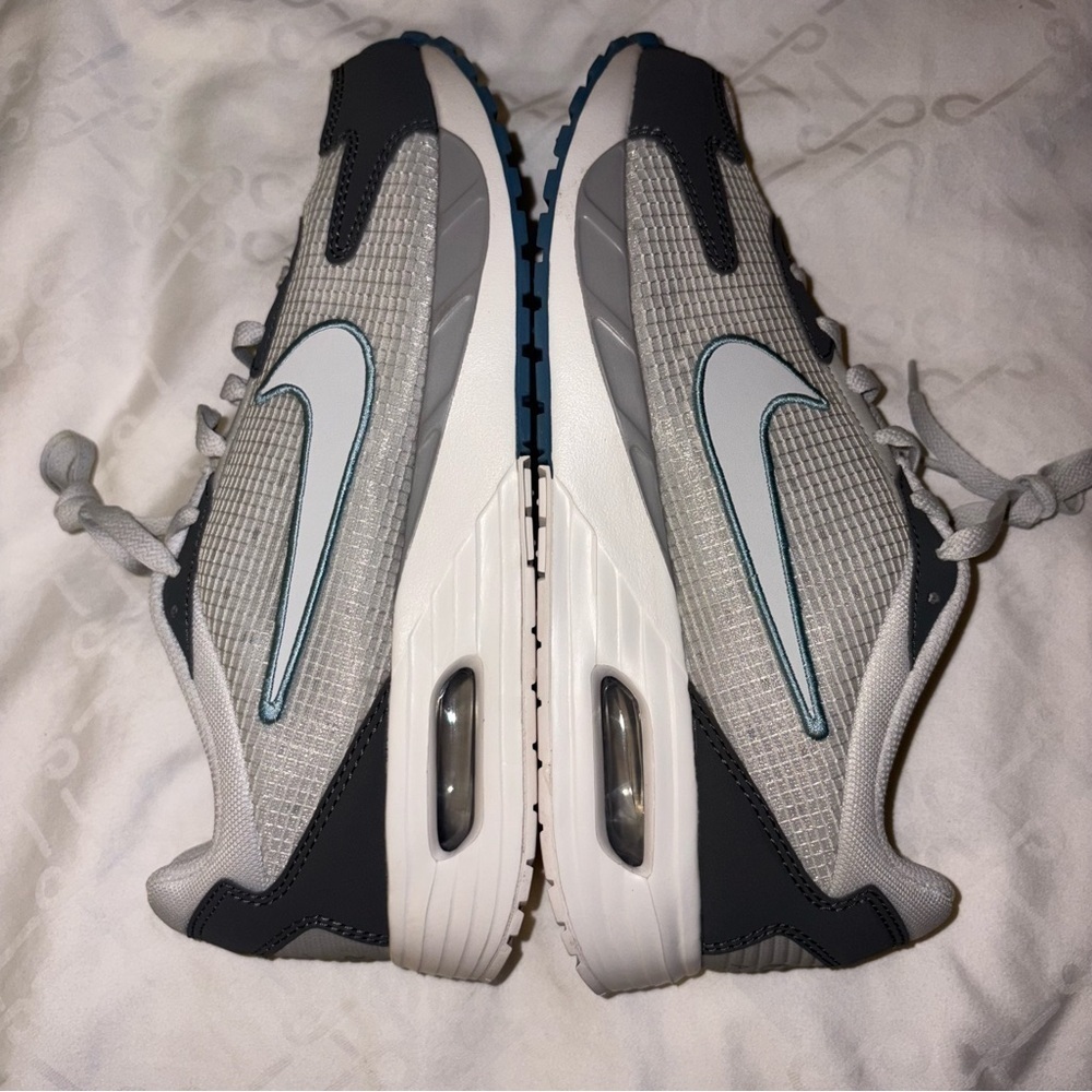 Nike Air Max Solo Athletic Shoes - Picture 6 of 9